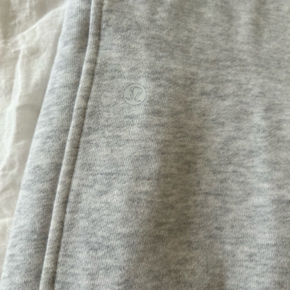Lululemon 28 inch high rise scuba jogger Heather grey, size 4 - Picture 6 of 7